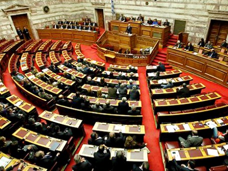 Досрочные парламентские выборы в Греции состоятся 19 февраля 2012 года. Фото: AP