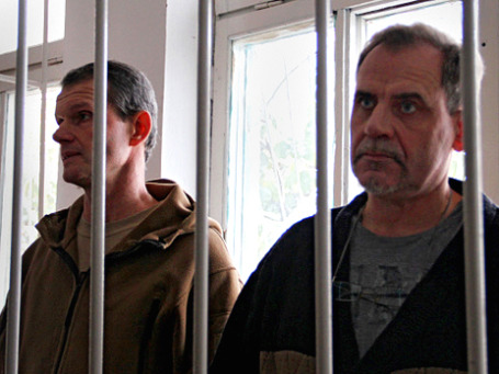 Летчики Владимир Садовничий и Алексей Руденко обрели свободу после 8 месяцев заключения в Таджикистане. Фото: РИА Новости