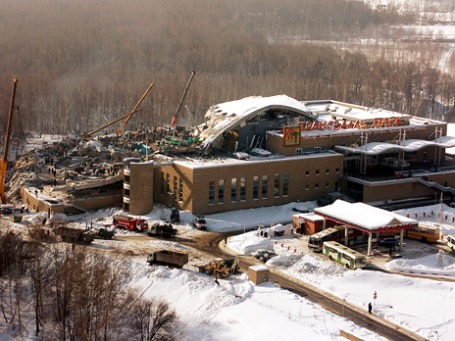 «Трансвааль-парк» после обрушения в 2004 году. Фото: РИА Новости
