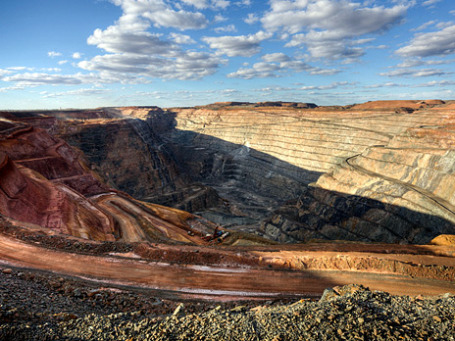 Сырьевой трейдер Glencore и добывающая Xstrata теперь вместе будут добывать прибыль. Фото: PhotoXPress