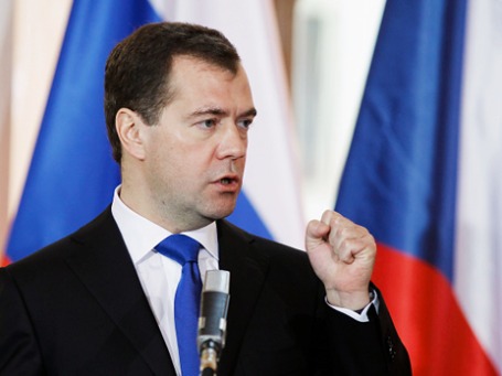 Дмитрий Медведев провел антикоррупционное совещание в гостях у ГИБДД. Фото: РИА Новости