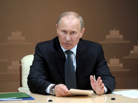 Премьер-министр Владимир Путин считает, что повышать пенсионный возраст в России пока преждевременно. Фото: РИА Новости