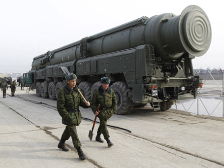 Демонстрация ракетного комплекса «Тополь-М» на подмосковном полигоне Алабино. Фото: РИА Новости