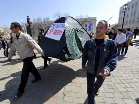 Некоторые астраханцы до сих пор не знают о кипящих в их городе политических страстях. Фото: РИА Новости