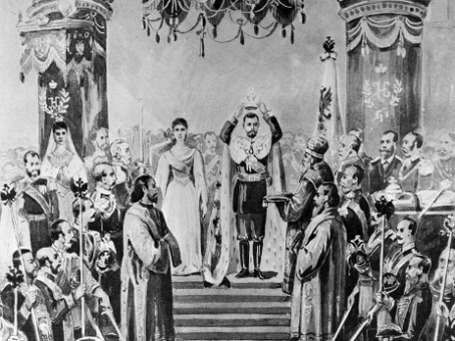 Последняя коронация в истории России состоялась 14 (26 мая) 1896 года. Николай II к тому времени царствовал уже 19 месяцев. Репродукция рисунка «Его Императорское Величество возлагает на главу свою корону» из альбома «Торжества священного коронования Их Императорских Величеств». Иллюстрация: РИА Новости
