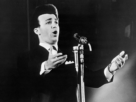 Одним из первых советских лауреатов конкурса в Сопоте стал в 1964 году Иосиф Кобзон. Фото: ИТАР-ТАСС