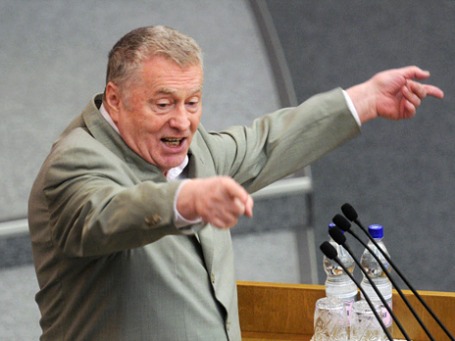 Лидер ЛДПР Владимир Жириновский не видит в маневре с выездом на встречную полосу ничего предосудительного: «Он не создал ни для кого никаких трудностей». Фото: РИА Новости