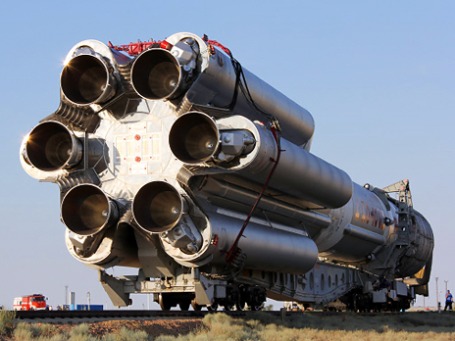 Ракета космического назначения «Протон-М» с разгонным блоком «Бриз-М» и коммуникационным космическим аппаратом «Сириус-5». Фото: РИА Новости