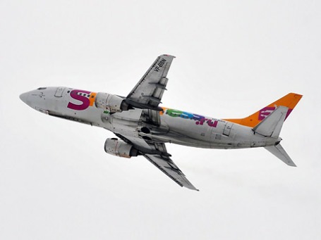 Самолет авиакомпании Sky Express. Фото: Митя Алешковский/BFM.ru