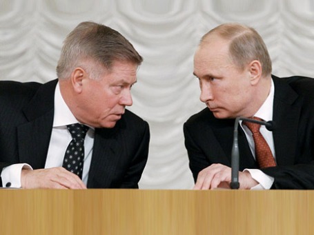 Президент России Владимир Путин и председатель Верховного суда РФ Вячеслав Лебедев на VIII Всероссийском съезде судей в Москве. Фото: РИА Новости