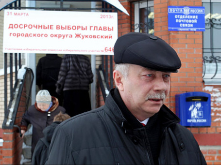 Кандидат в мэры города Жуковского Андрей Войтюк после голосования на избирательном участке № 646. Фото: РИА Новости