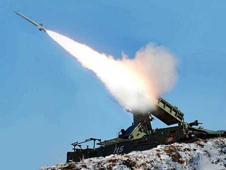 Ракета выпущенная в ходе учений в Пхеньяне, Северная Корея. Фото: Reuters