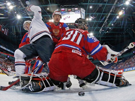 Сборная России против сборной Америки в четвертьфинальном матче ЧМ. Фото: Reuters