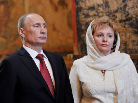 7 мая 2012. Президент России Владимир Путин с супругой Людмилой после церемонии вступления в должность в Благовещенском соборе Кремля, где патриарх Московский и всея Руси Кирилл совершил молебен по случаю инаугурации президента РФ В.Путина. Фото: РИА Новости