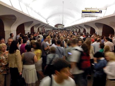 Пассажиры московского метрополитена. Фото: РИА Новости
