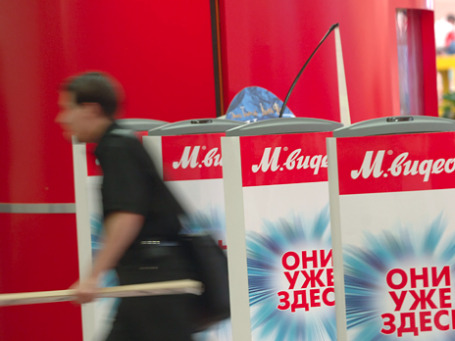 Посетитель в магазине «М.видео». Фото: ИТАР-ТАСС