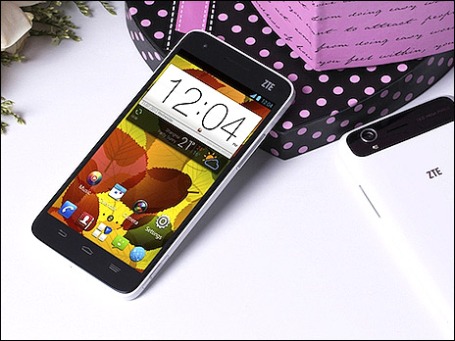 ZTE Grand S. Фото: zte.com