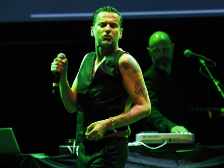 Лидер группы Depeche Mode Дэвид Гэхан во время выступления. Фото: Reuters