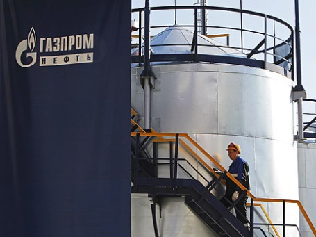 Нефтеочистительный завод компании Газпром в Москве. Фото: Reuters