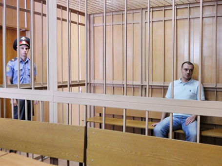 Предполагаемый виновник ДТП, в котором погибла актриса Марина Голуб, Алексей Русаков перед началом рассмотрения уголовного дела по существу в Никулинском суде Москвы. Фото: РИА Новости