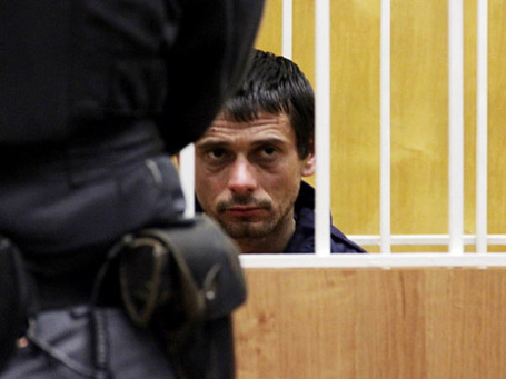 Сергей Помазун, задержанный по подозрению в убийстве шести человек, в Свердловском районном суде Белгорода. Фото: РИА Новости