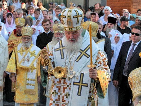 Патриарх Московский и всея Руси Кирилл в Киево-Печерской Лавре на площади перед Успенским собором в Киеве. Фото: РИА Новости