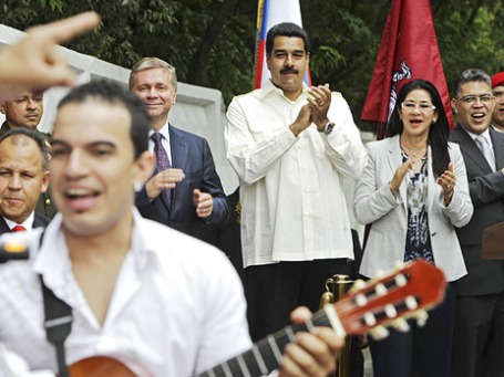 Президент Венесуэлы Николас Мадуро (в центре). Фото: Reuters