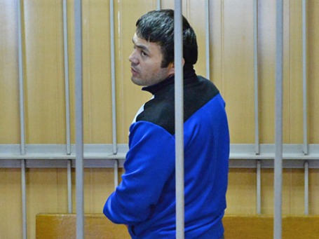 Обвиняемый в посягательстве на жизнь сотрудника правоохранительных органов Магомед Расулов в Никулинском суде Москвы. Фото: РИА Новости
