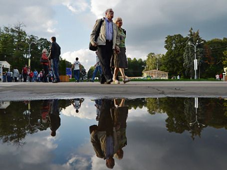 Отдыхающие в парке «Сокольники». Фото: РИА Новости