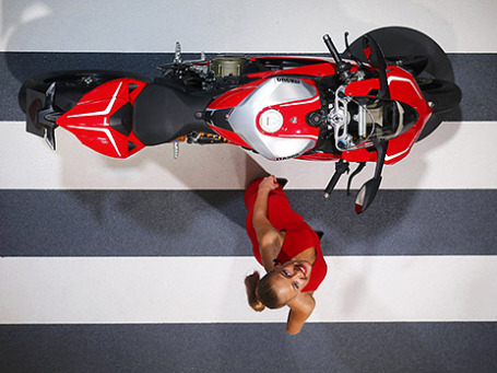 Презентация мотоцикла Ducati на автосалоне во Франкфурте. Фото: Reuters
