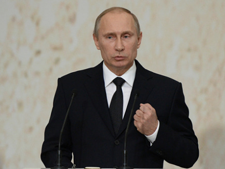 Владимир Путин выступает на торжественной церемонии вступления Сергея Собянина в должность мэра Москвы. Фото: РИА Новости