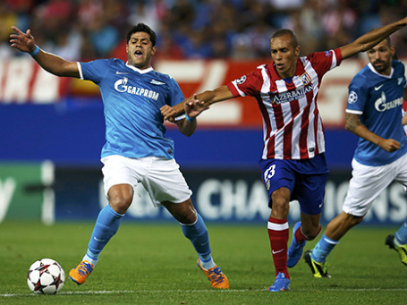 Футболисты мадридского «Атлетико» и санкт-петербургского «Зенита » в матче Лиги чемпионов. Фото: Reuters