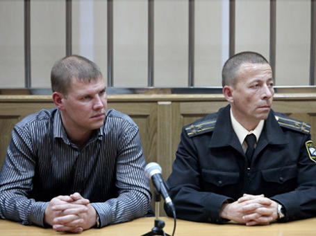 Командир субмарины Дмитрий Лаврентьев (справа) и старшина Дмитрий Гробов (слева). Фото: РИА Новости