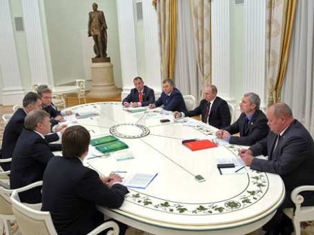 Президент России Владимир Путин на встрече с руководителями непарламентских партий в Кремле. Фото: РИА Новости