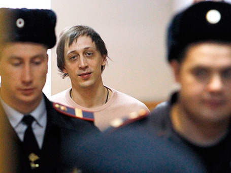Cолист балета Большого театра Павел Дмитриченко перед оглашением приговора в Мещанском суде города Москвы. Фото: Reuters