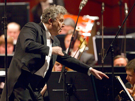 Дирижер Василий Синайский. Фото: РИА Новости