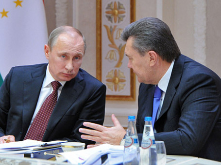 Президент России Владимир Путин (слева) и президент Украины Виктор Янукович. Фото: РИА Новости