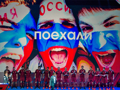 Главный тренер сборной России по футболу Фабио Капелло на презентации новой формы, в которой россияне будут выступать на ЧМ-2014 в Бразилии. Фото: РИА Новости