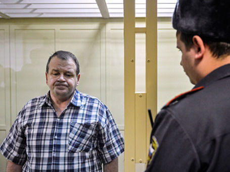 Авиадебошир Сергей Кабалов во время рассмотрения уголовного дела в отношении него в Московском областном суде 13 ноября 2013 г. Фото: РИА Новости