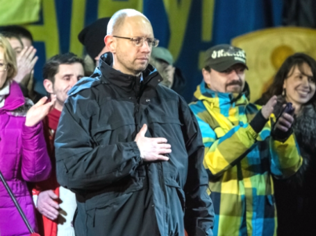 Лидер партии «Батькивщина» Арсений Яценюк во время выступления на площади Независимости в Киеве 26 февраля 2014 года. Фото: РИА Новости