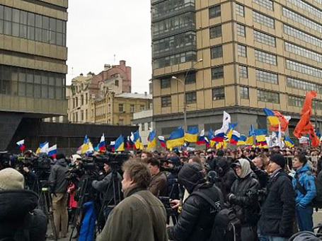 Митинг против военных действий на Украине на проспекте Сахарова. Фото: Маргарита Бондаренко/ BFM