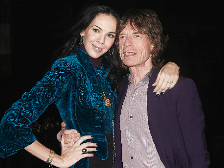 Солист группы Rolling Stones Мик Джаггер и дизайнер Лоурен Скотт, февраль 2012 года. Фото: Reuters.