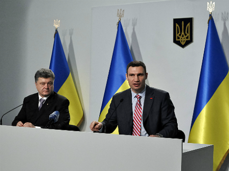 Украинские политики Петр Порошенко (слева) и Виталий Кличко. Фото: Reuters.