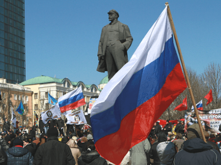 Участники митинга в Донецке выступают с требованием провести референдум о статусе Донецкой области. Фото: РИА Новости.