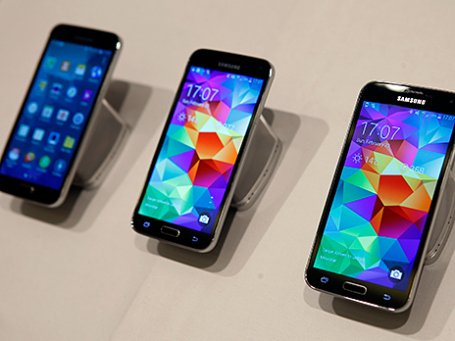 Смартфоны Samsung Galaxy S5. Фото: Reuters