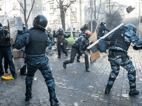 Столкновения между участниками антиправительственных митингов и милицией в Киеве, февраль 2014 года. Фото: ИТАР-ТАСС.