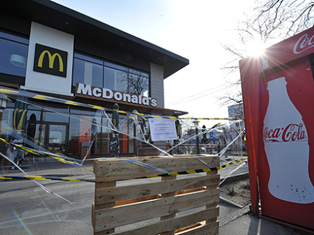 Один из ресторанов быстрого питания McDonald’s в Симферополе. Фото: ИТАР-ТАСС