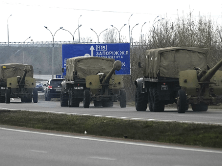 Украинский военный конвой недалеко от Донецка, 10 апреля 2014 года