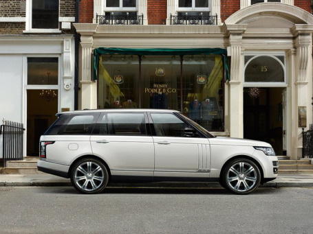 Range Rover LWB. Фото: Land Rover