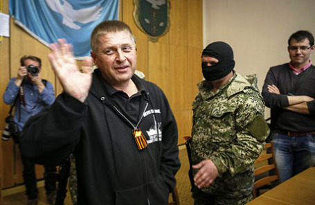 Самопровозглашенный мэр Славянска Вячеслав Пономарев на пресс-конференции в мэрии.